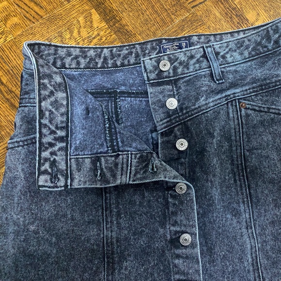 A&F New jean mini skirt (black/grey) - Picture 3 of 4